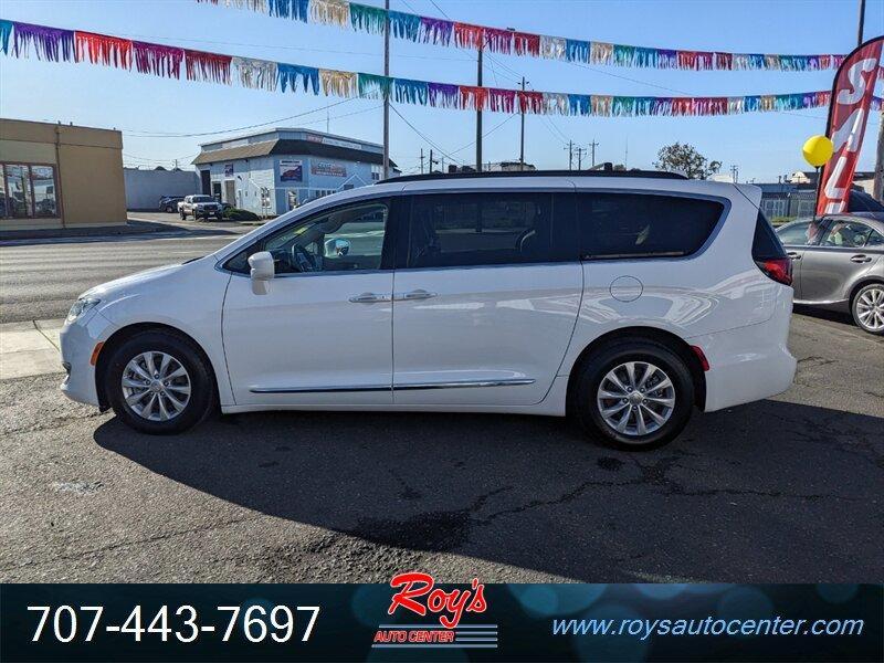 used 2017 Chrysler Pacifica car, priced at $14,995