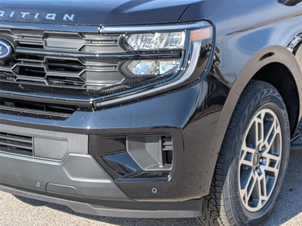 new 2025 Ford Expedition Max car, priced at $75,345