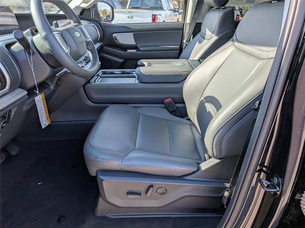 new 2025 Ford Expedition Max car, priced at $75,345