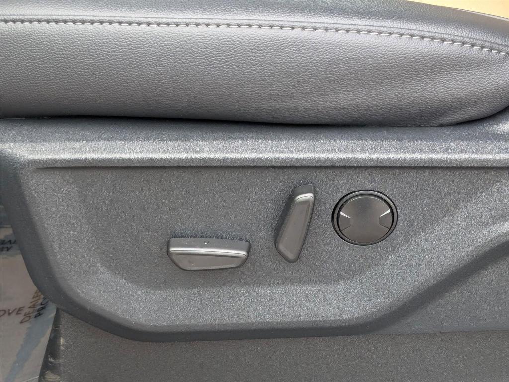 new 2025 Ford F-250 car, priced at $80,980