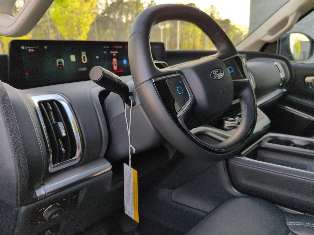 used 2025 Ford Expedition car, priced at $72,995