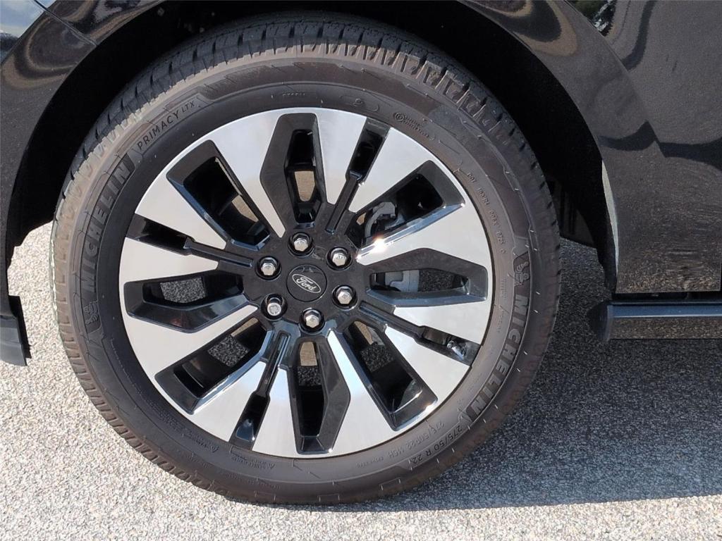 used 2025 Ford Expedition car, priced at $72,995