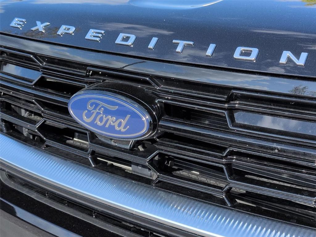 used 2025 Ford Expedition car, priced at $72,995