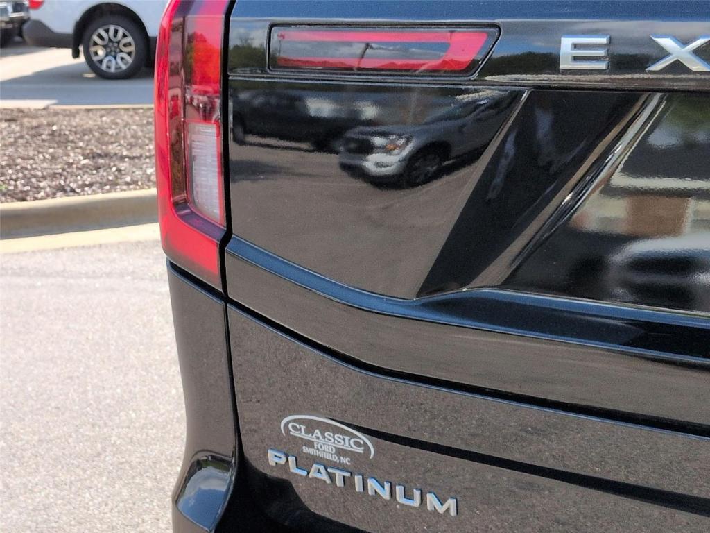 used 2025 Ford Expedition car, priced at $72,995