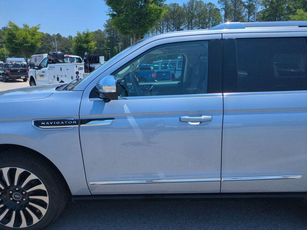 used 2022 Lincoln Navigator car, priced at $51,994