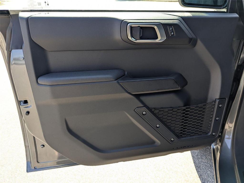 new 2025 Ford Bronco car, priced at $46,095