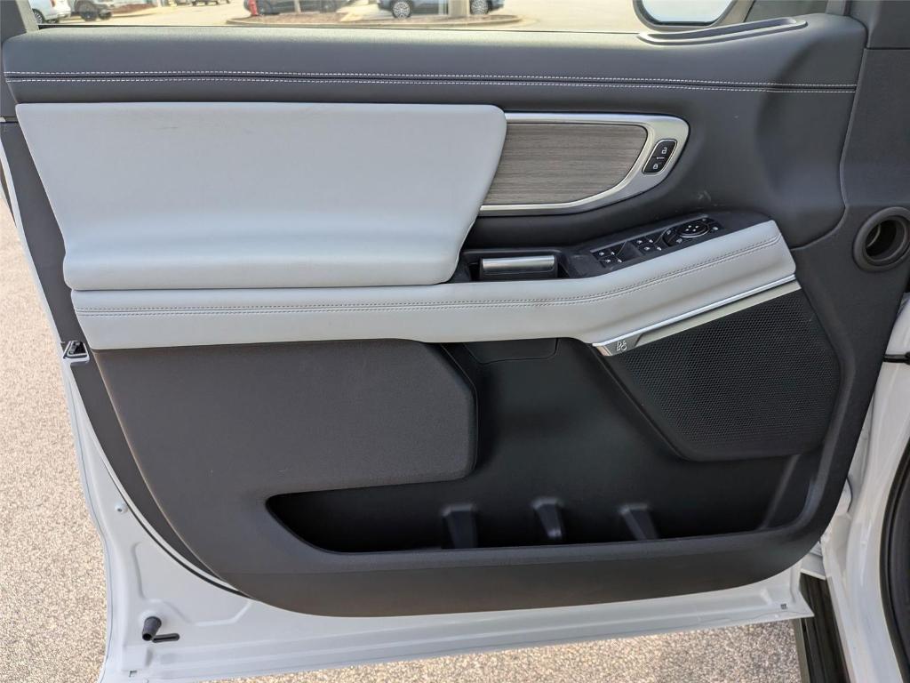 new 2026 Ford Expedition car, priced at $82,060