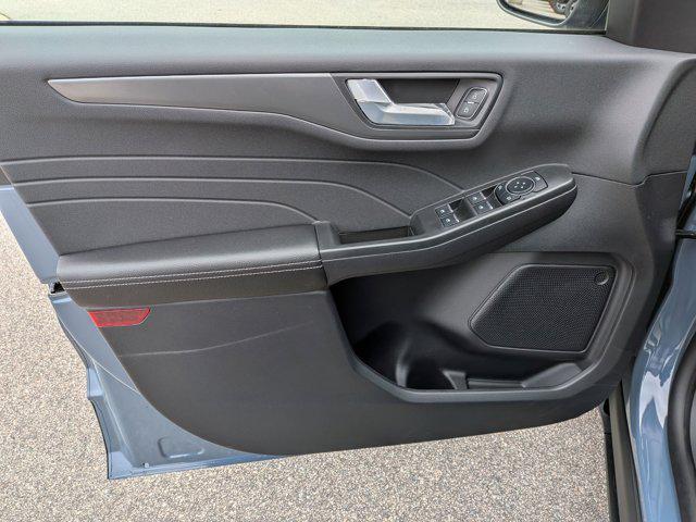 new 2026 Ford Escape PHEV car, priced at $33,385