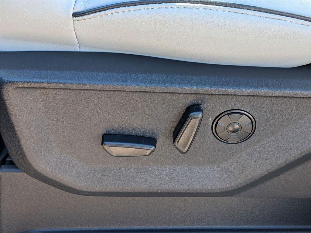 new 2025 Ford Expedition car, priced at $90,744