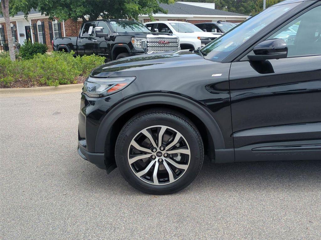 used 2025 Ford Explorer car, priced at $41,494