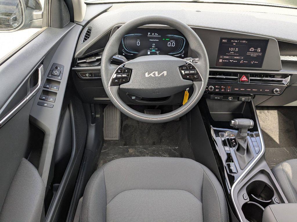 new 2025 Kia Niro car, priced at $27,885