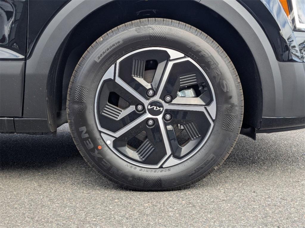 new 2025 Kia Niro car, priced at $27,885