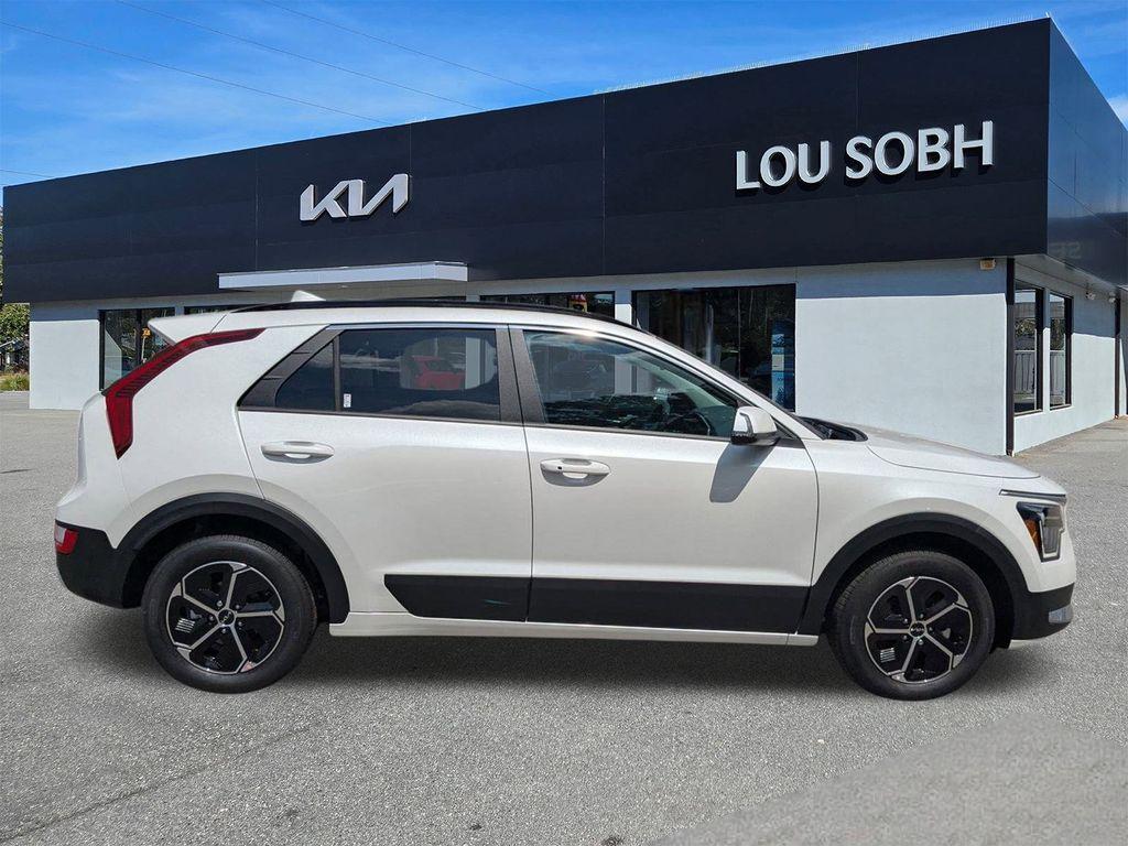 new 2025 Kia Niro car, priced at $30,555