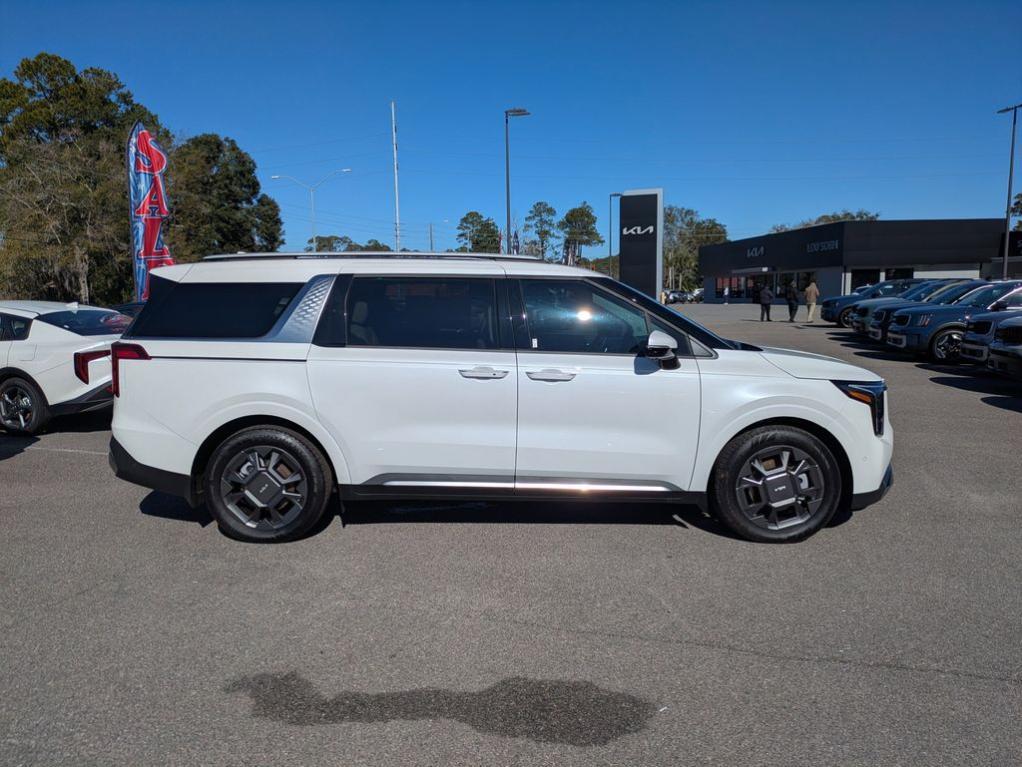 new 2026 Kia Carnival Hybrid car, priced at $48,265