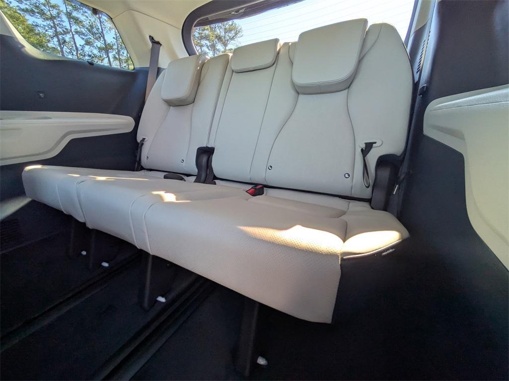 new 2026 Kia Carnival Hybrid car, priced at $48,265