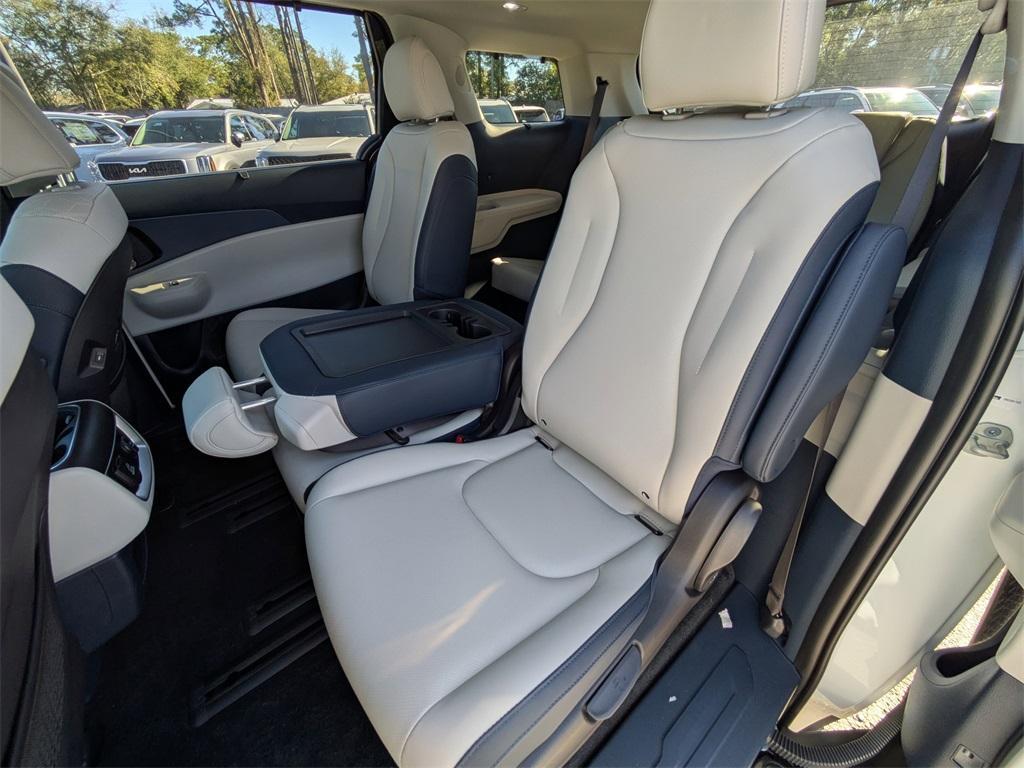 new 2026 Kia Carnival Hybrid car, priced at $48,265