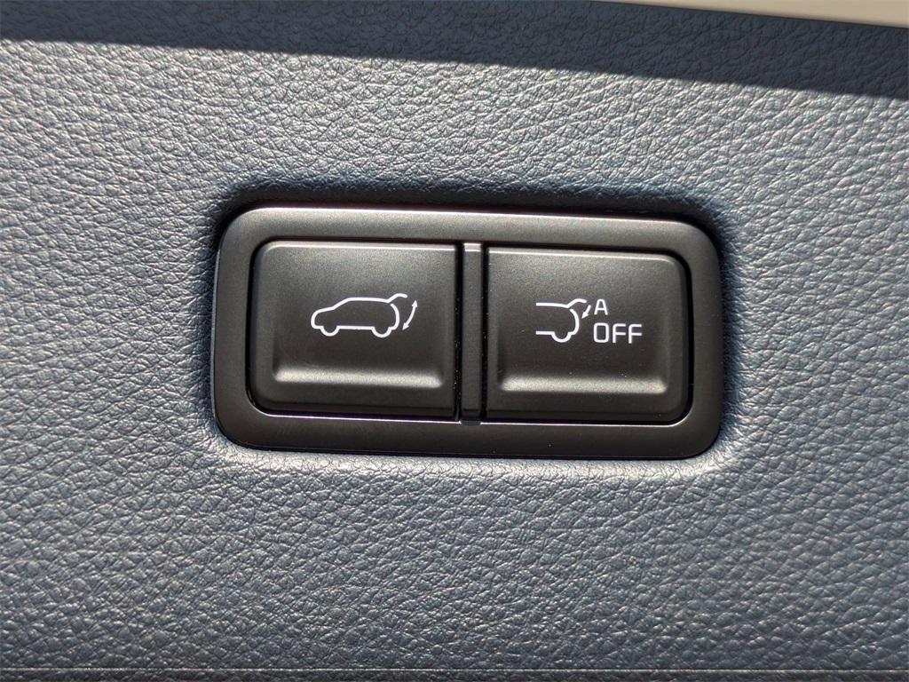 new 2026 Kia Carnival Hybrid car, priced at $48,265