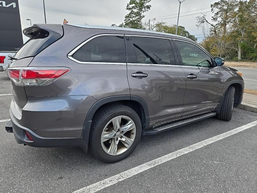 used 2015 Toyota Highlander car, priced at $15,988