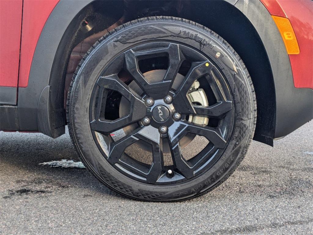 new 2025 Kia Seltos car, priced at $30,210