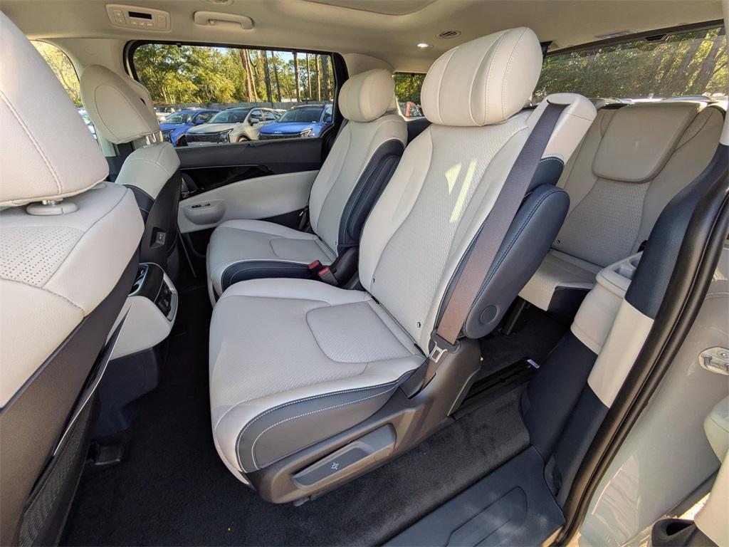 new 2026 Kia Carnival Hybrid car, priced at $52,750