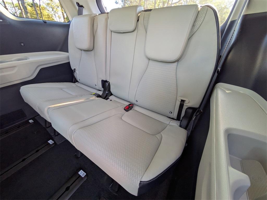 new 2026 Kia Carnival Hybrid car, priced at $52,750