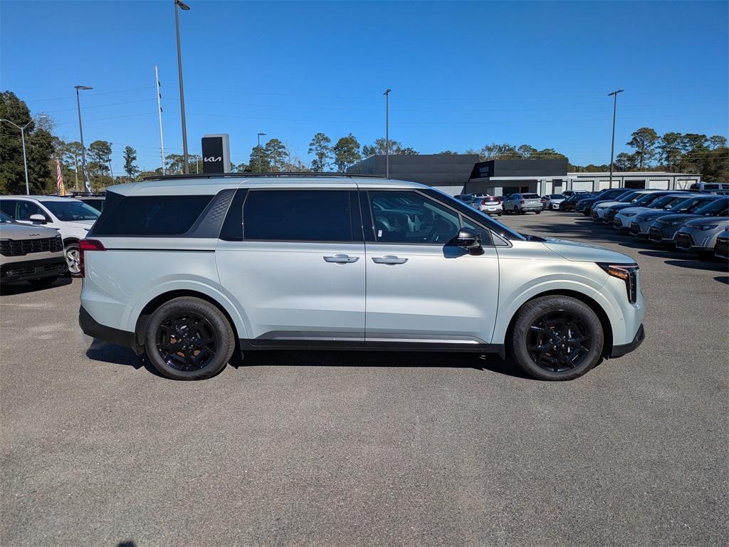 new 2026 Kia Carnival Hybrid car, priced at $52,640