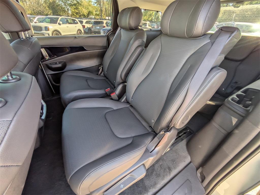 new 2026 Kia Carnival Hybrid car, priced at $52,640