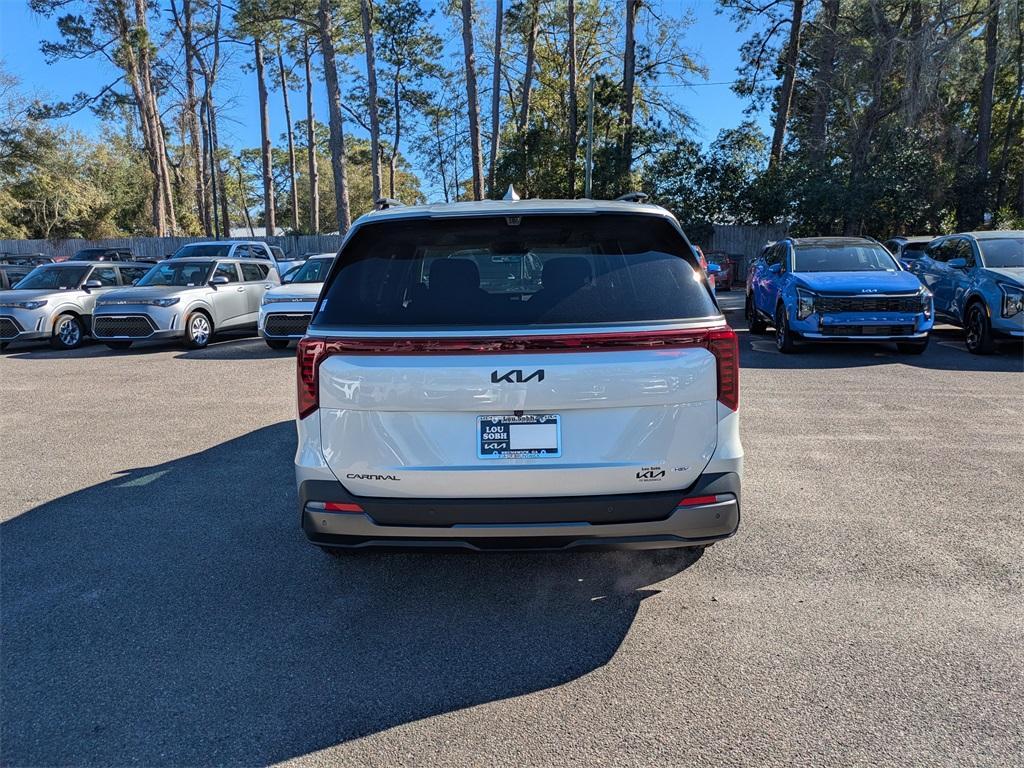 new 2026 Kia Carnival Hybrid car, priced at $52,640