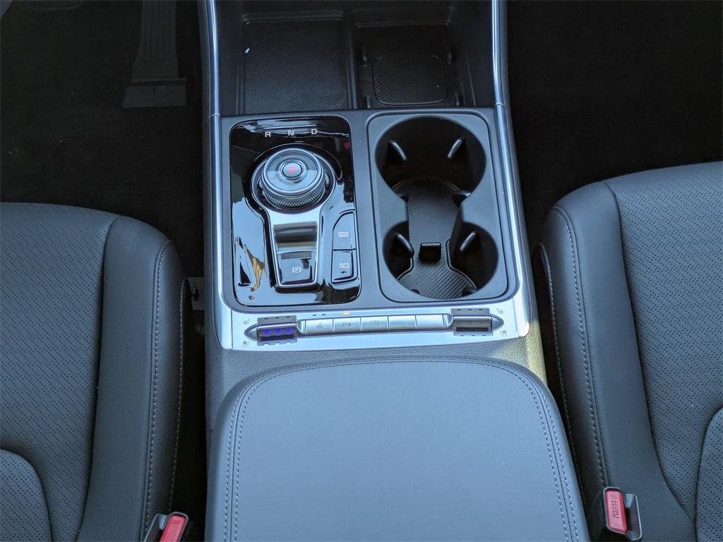 new 2026 Kia Carnival Hybrid car, priced at $52,640