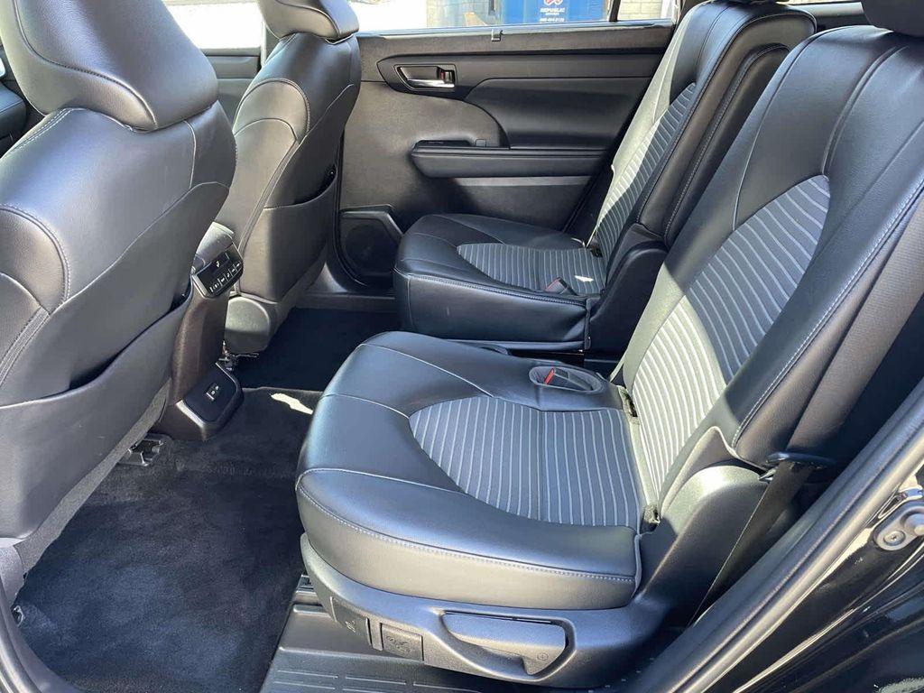 used 2022 Toyota Highlander car, priced at $33,498