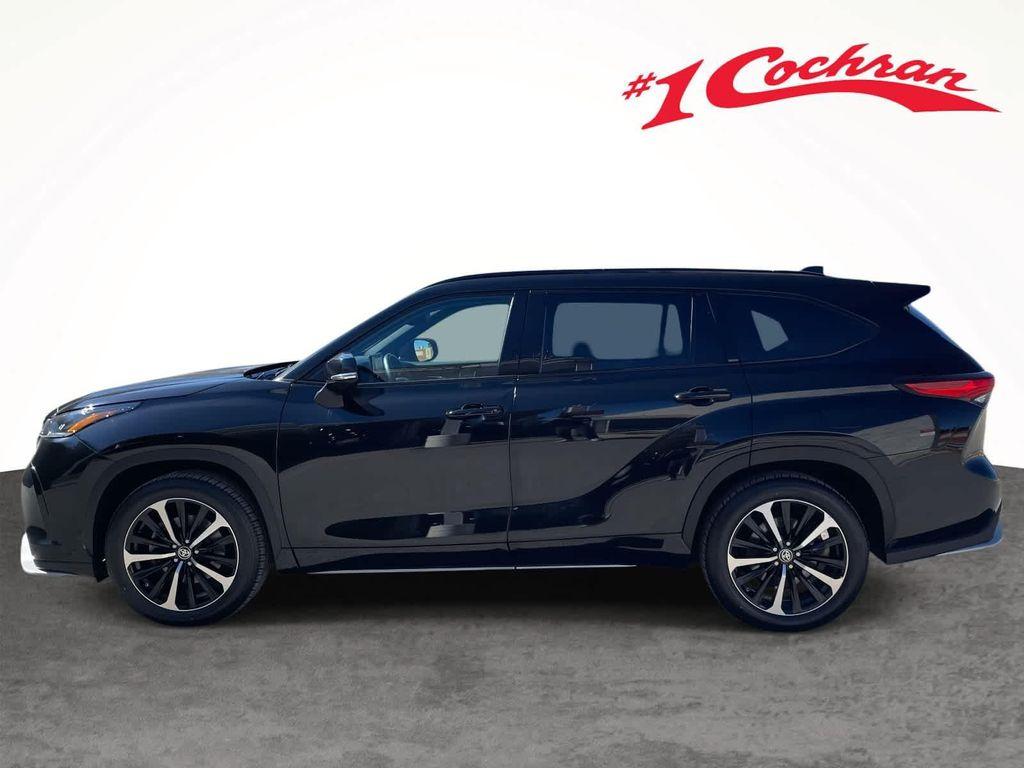 used 2022 Toyota Highlander car, priced at $33,498