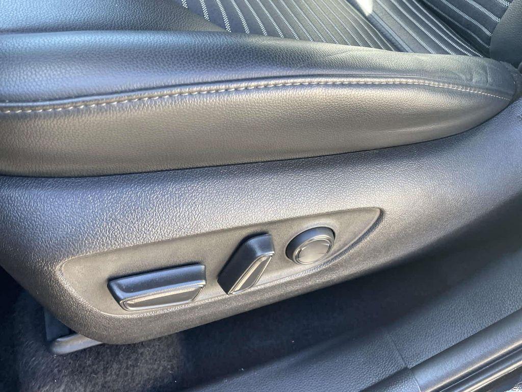 used 2022 Toyota Highlander car, priced at $33,498