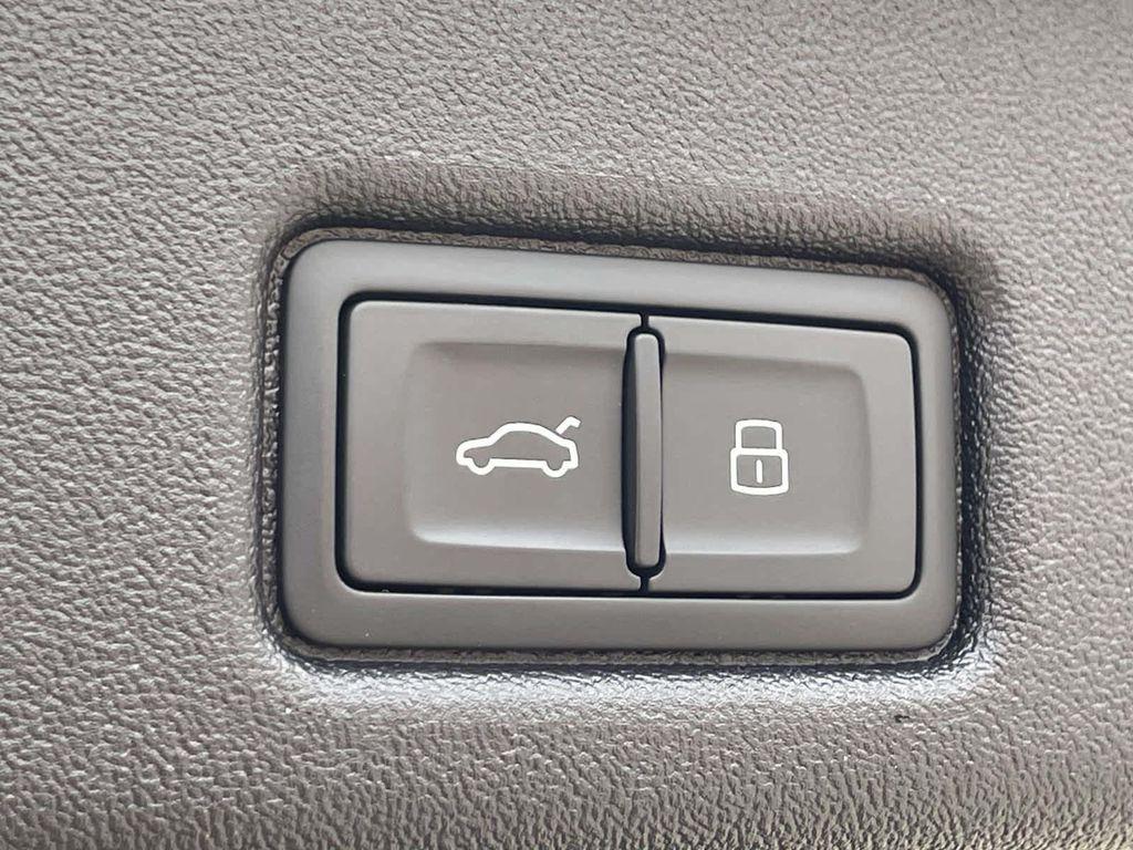 new 2025 Audi Q5 car, priced at $60,975