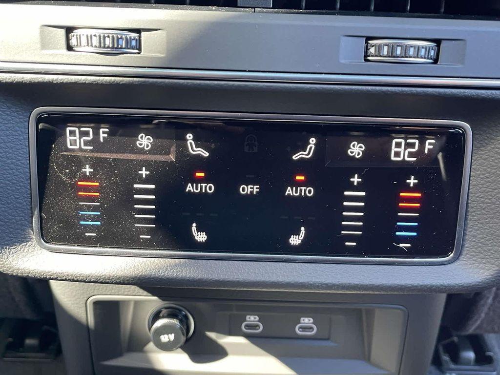 new 2025 Audi Q7 car, priced at $76,350