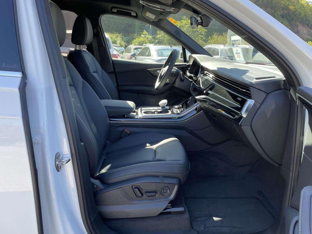 new 2025 Audi Q7 car, priced at $76,350