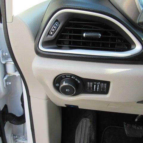 used 2024 Chrysler Pacifica car, priced at $28,270