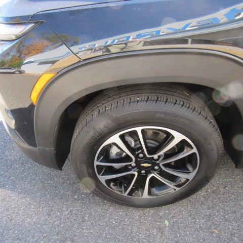 used 2025 Chevrolet TrailBlazer car, priced at $27,995