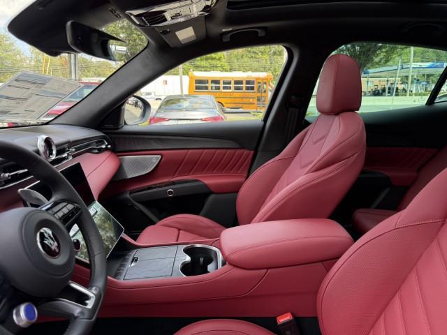 new 2025 Maserati Grecale car, priced at $82,694