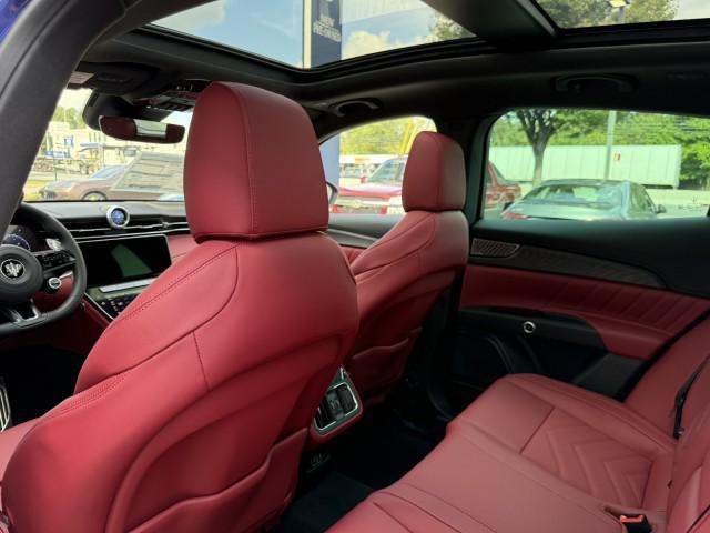 new 2025 Maserati Grecale car, priced at $82,694