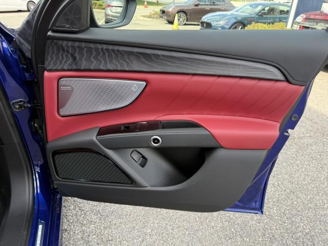 new 2025 Maserati Grecale car, priced at $82,694