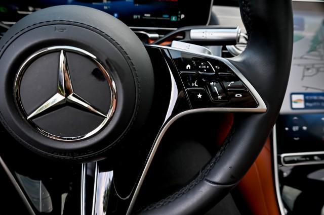 Mercedes-Benz S-Class view 43