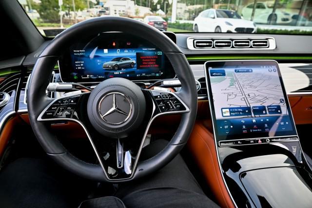 Mercedes-Benz S-Class view 40