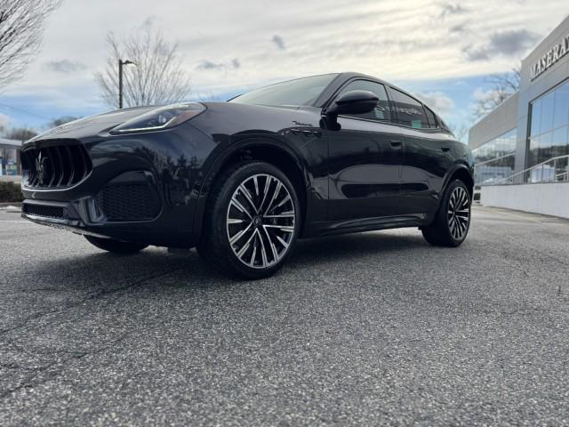 new 2025 Maserati Grecale car, priced at $71,913