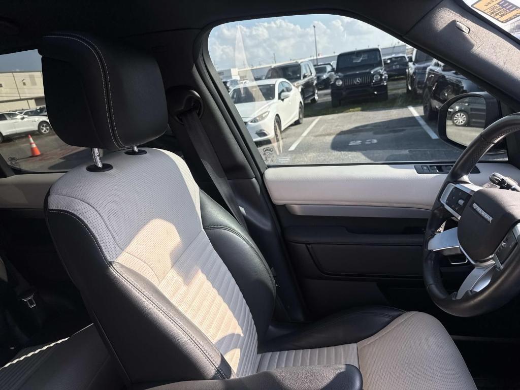used 2022 Land Rover Discovery car, priced at $34,990