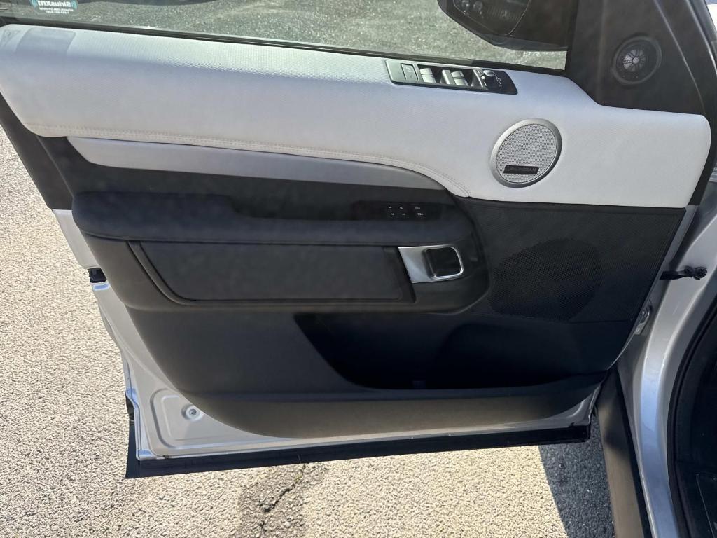 used 2022 Land Rover Discovery car, priced at $34,990