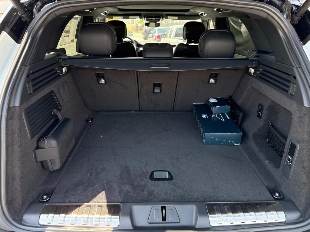 new 2025 Land Rover Range Rover Sport car, priced at $106,630