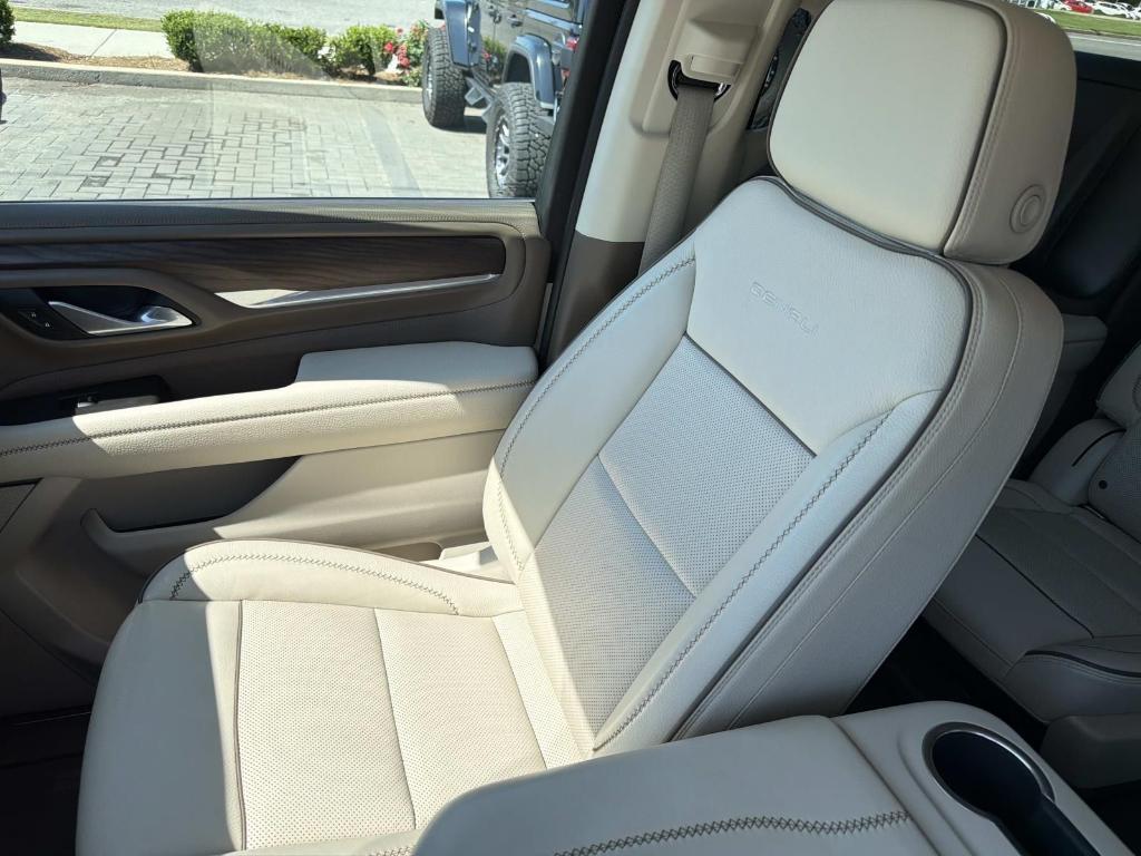 used 2021 GMC Yukon XL car, priced at $33,990