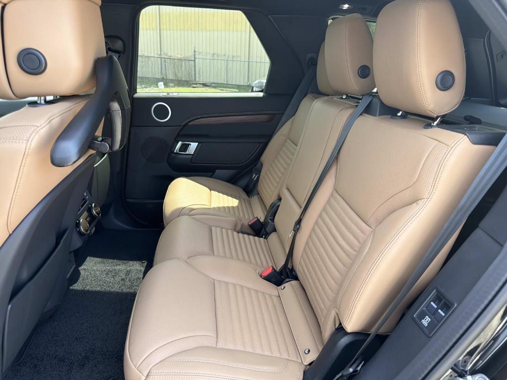 new 2026 Land Rover Discovery car, priced at $76,161