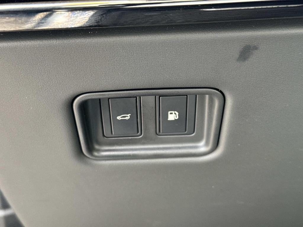 used 2025 Land Rover Range Rover Sport car, priced at $89,790