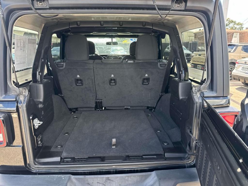 used 2022 Jeep Wrangler Unlimited car, priced at $26,493